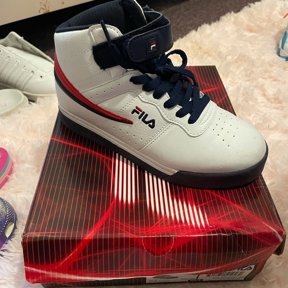 Red white blue old school flia
